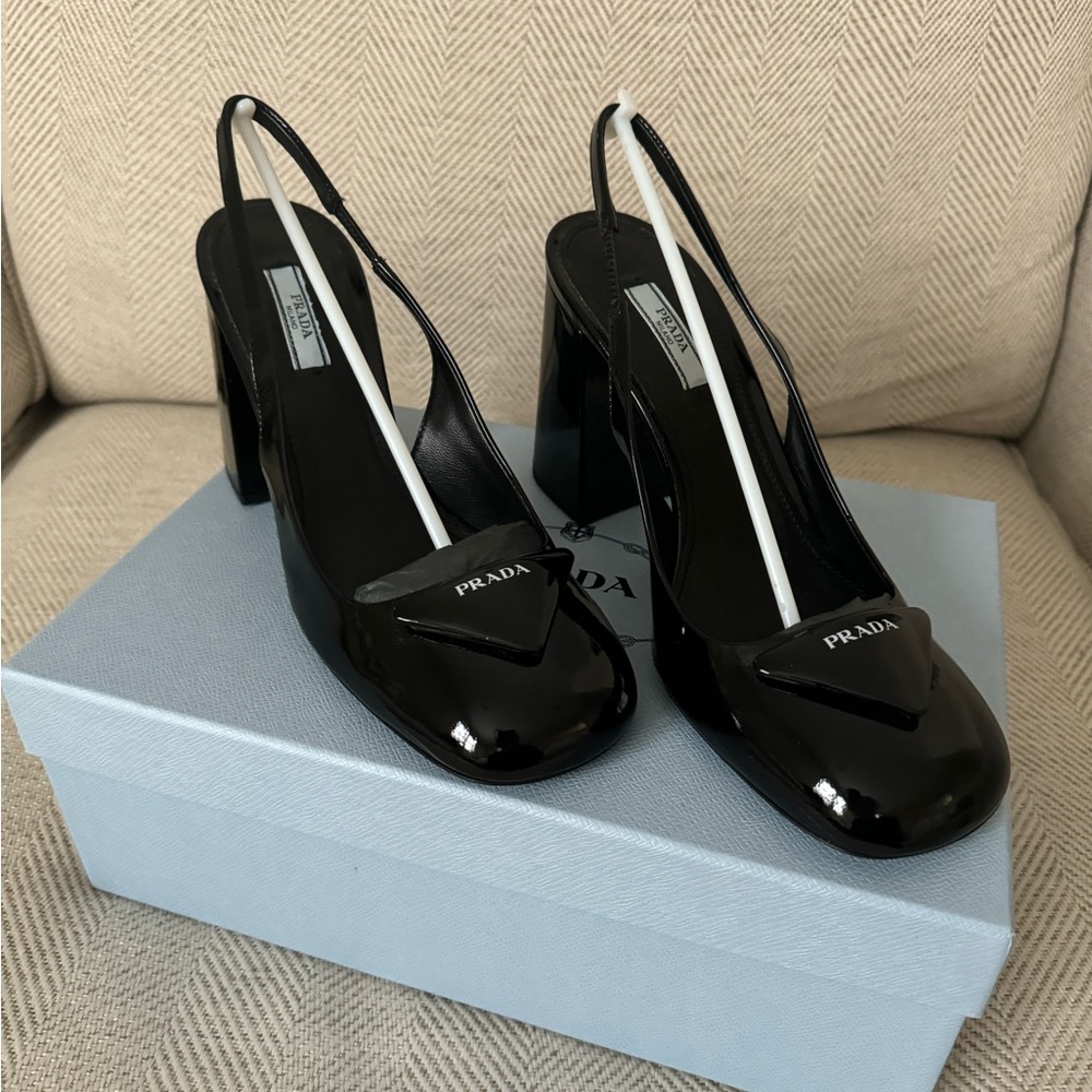 Prada Vernice Patent Leather Slingback Pumps in Black Size 39